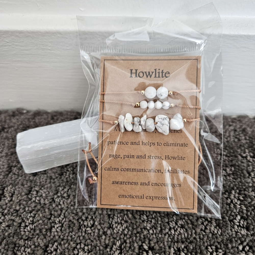 🤍 Howlite Bracelet 🤍 - Picture 4 of 4